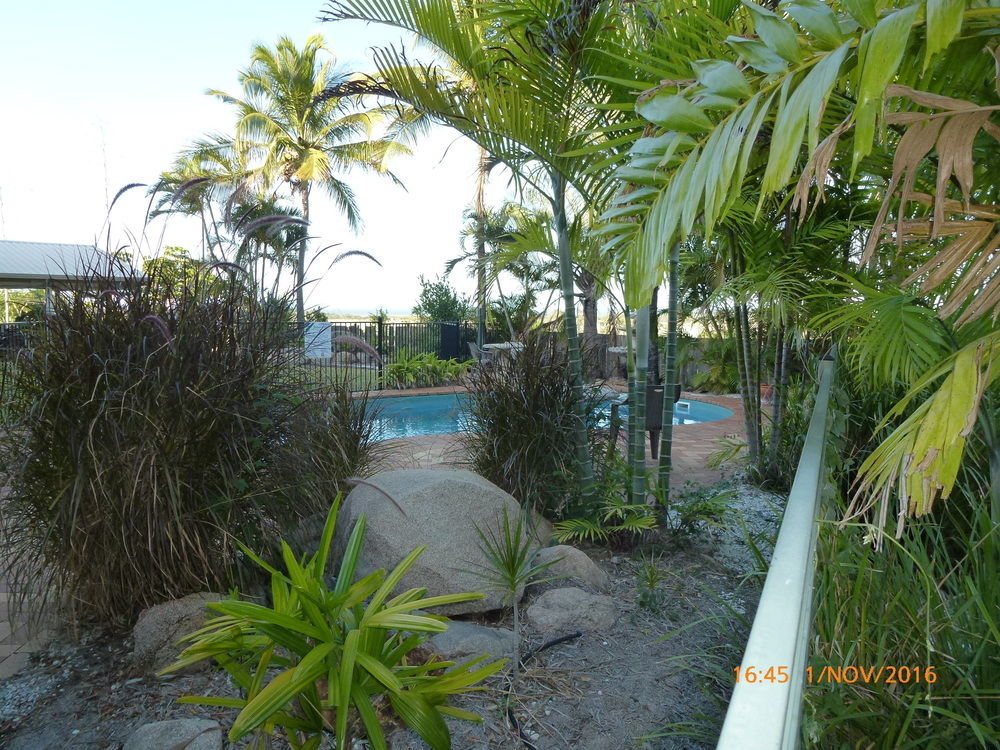 Camelot Motel Gladstone Buitenkant foto