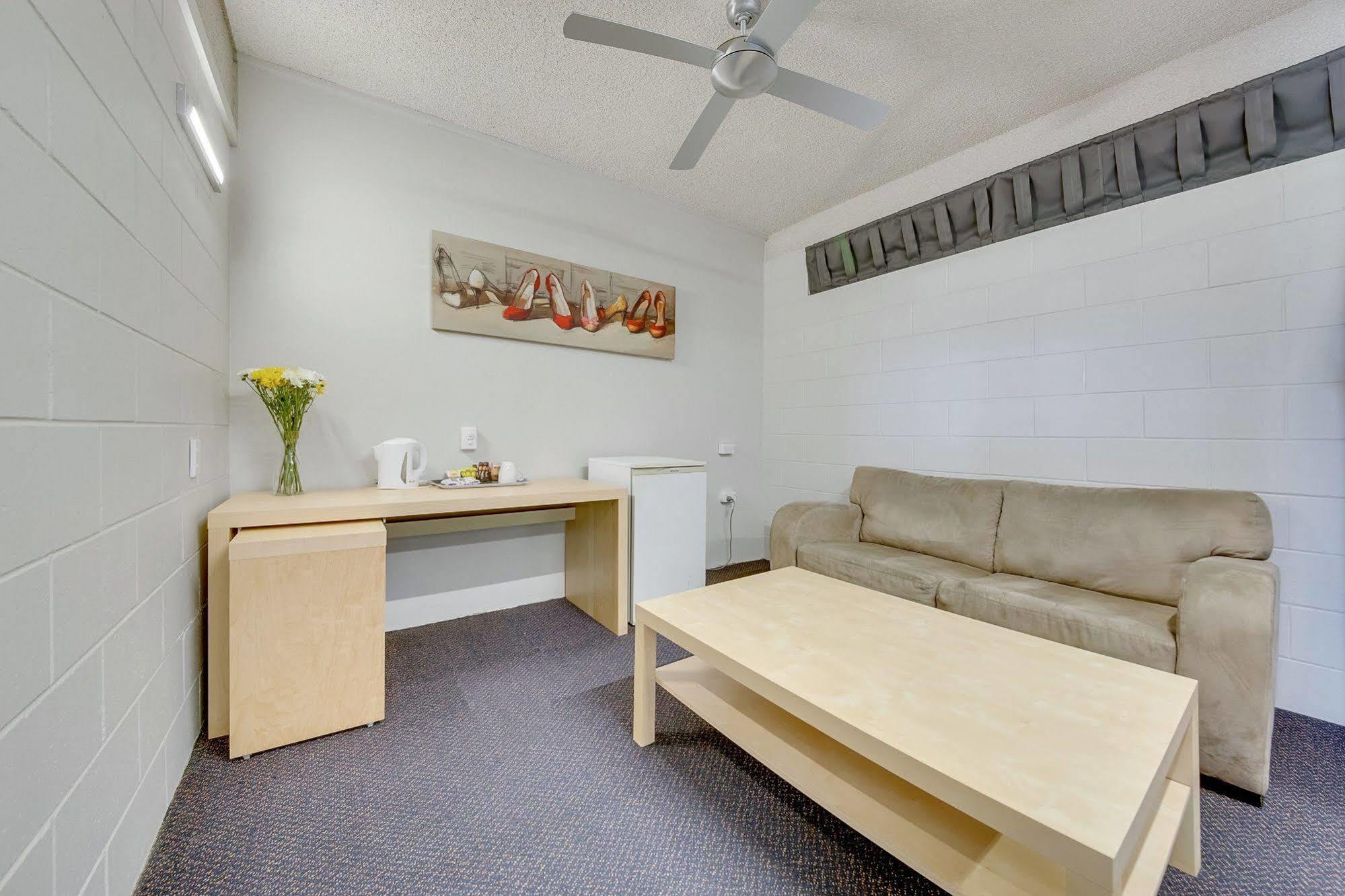 Camelot Motel Gladstone Buitenkant foto