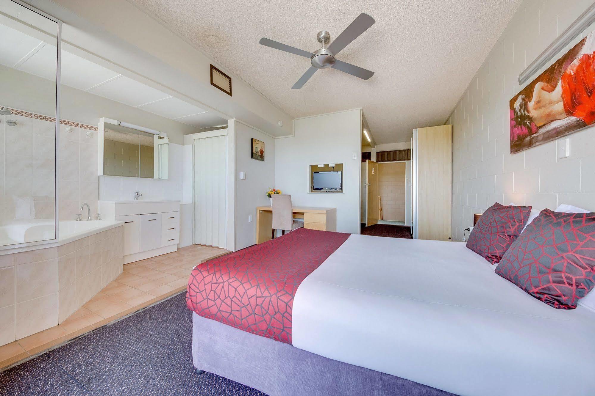 Camelot Motel Gladstone Buitenkant foto