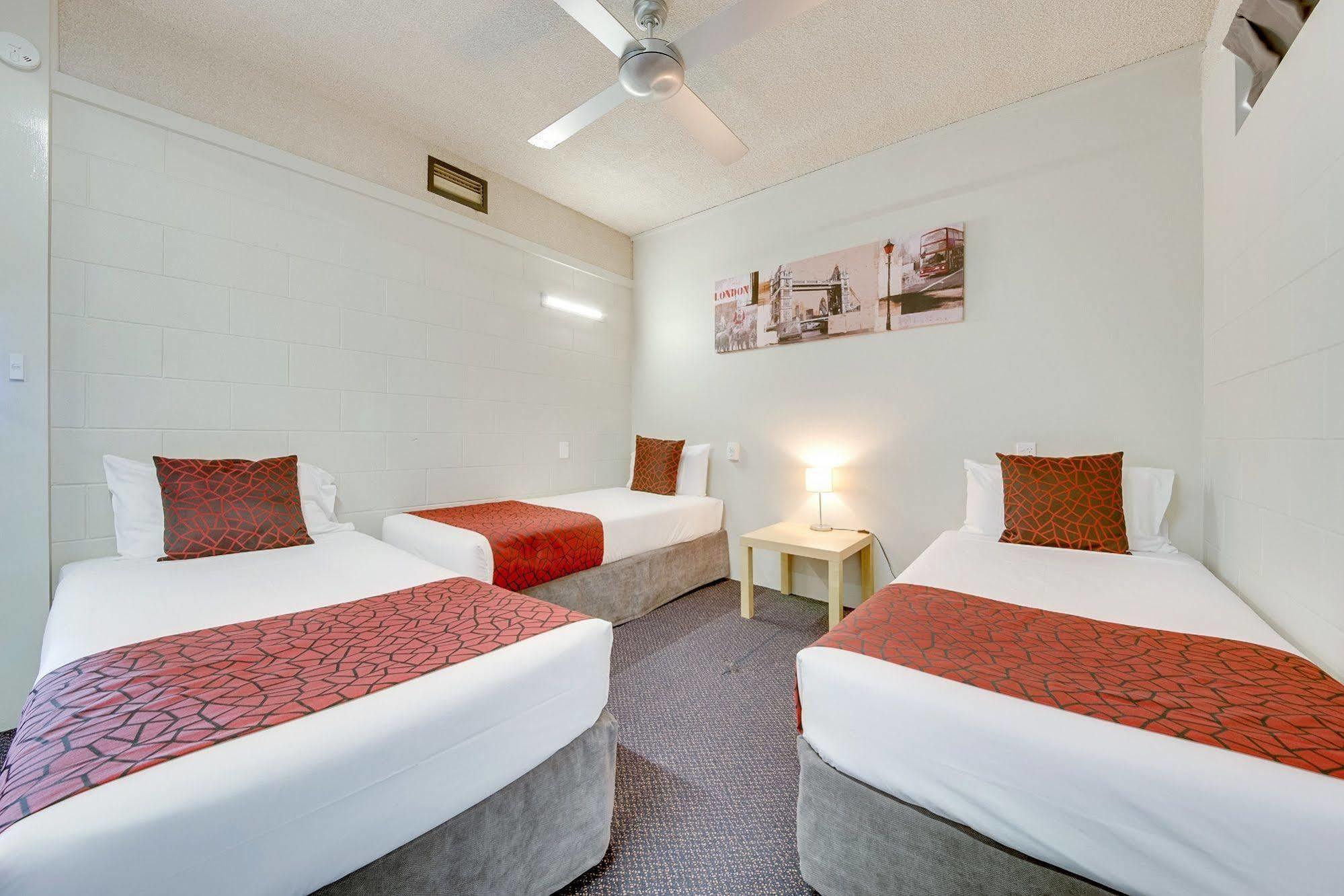 Camelot Motel Gladstone Buitenkant foto
