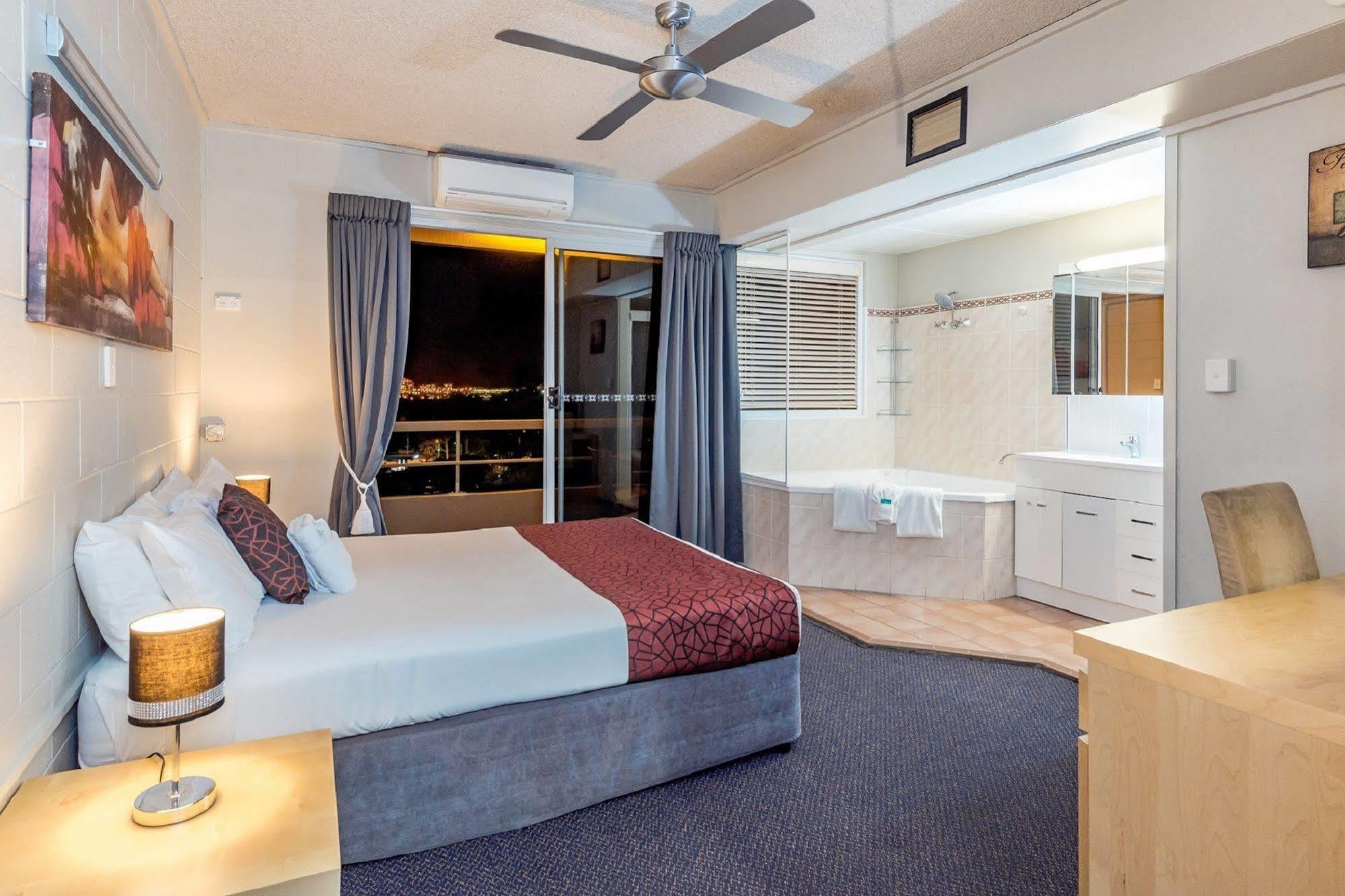 Camelot Motel Gladstone Buitenkant foto